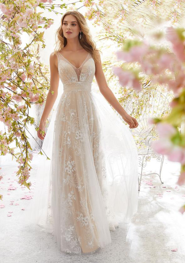 Sexy B- Neck Sleeveless Lace Wedding Dress