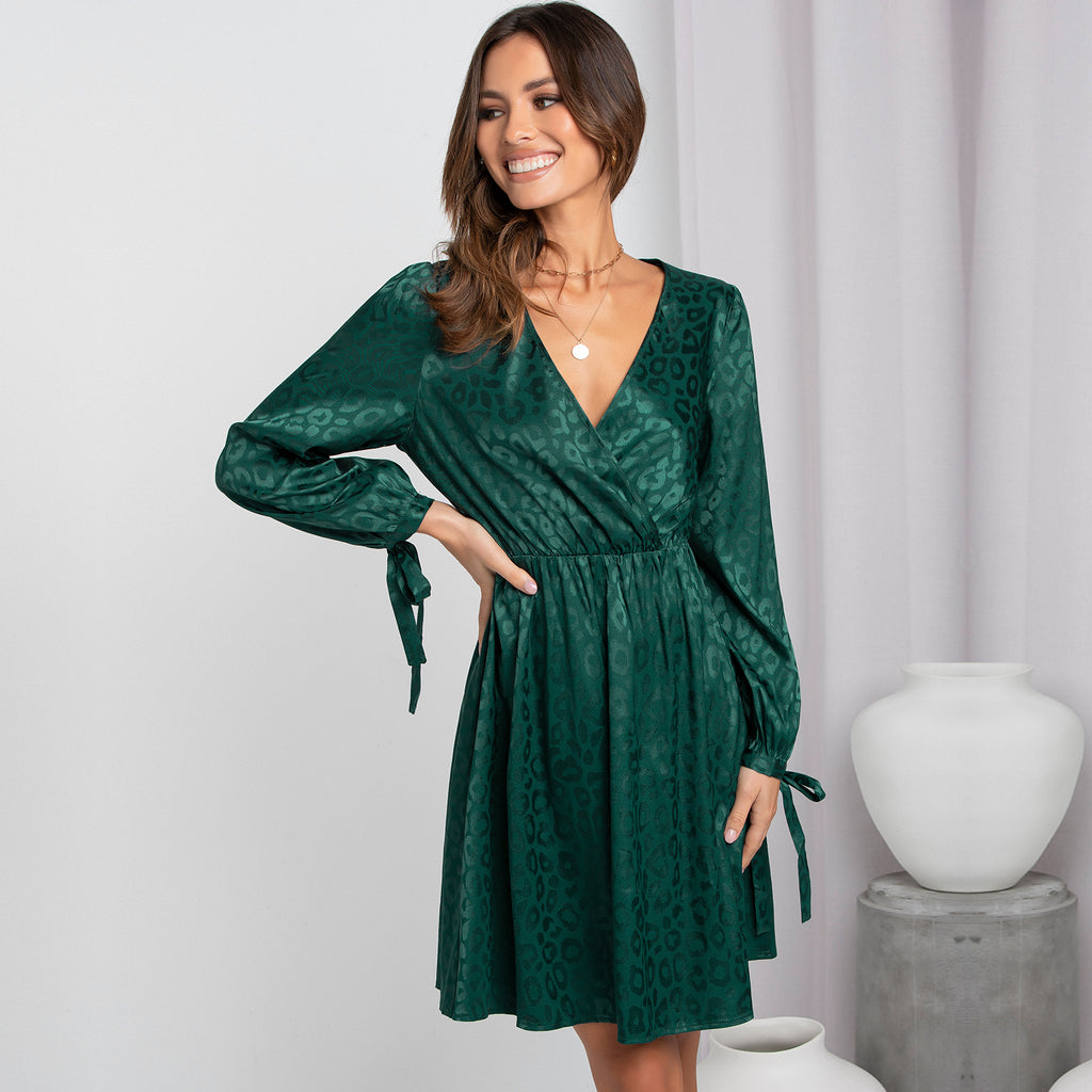 2022 early autumn new skirt European and American women's fashion V-neck long-sleeved printed loose dress